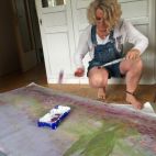 Malerin Gabriele Mayrhofer bei der Arbeit (10).jpg
